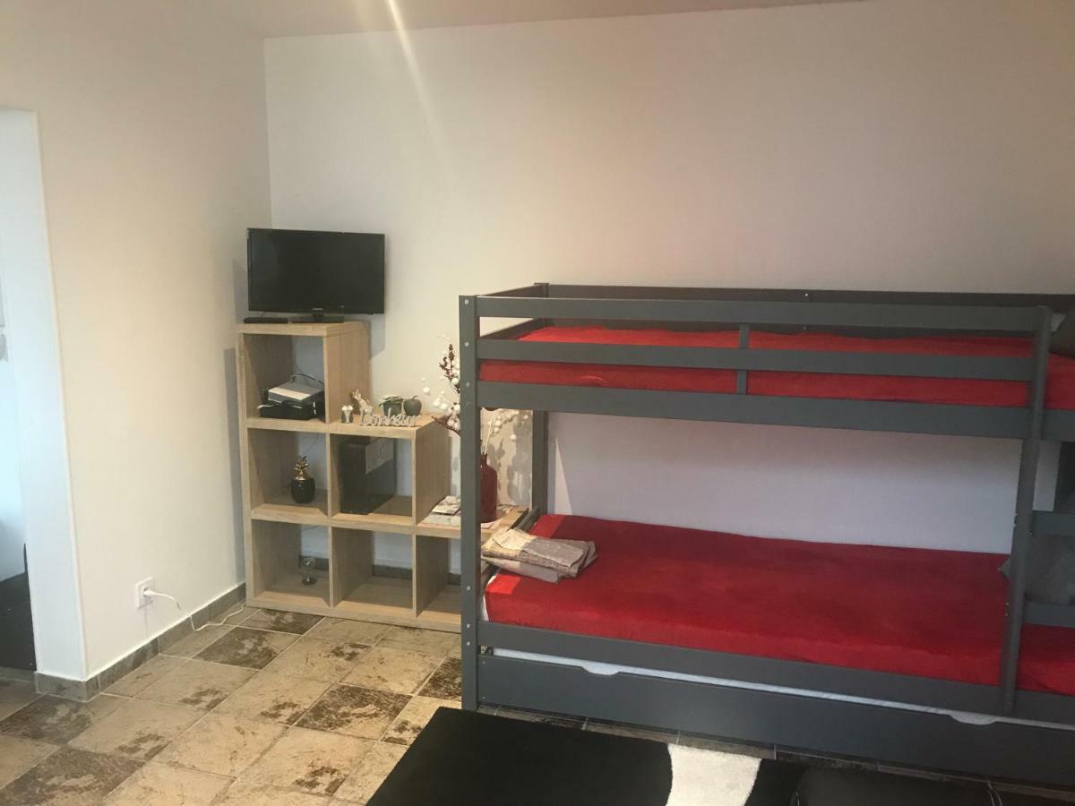 Studio Champagne Au Centre Ville Apartment Annecy Exterior photo